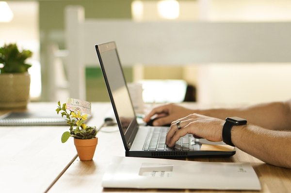 Quels sont les atouts d'un logiciel de caisse en ligne pour votre activité ?