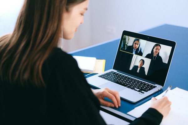 Découvrez la plateforme de formations vidéos digitales certifié Qualiopi