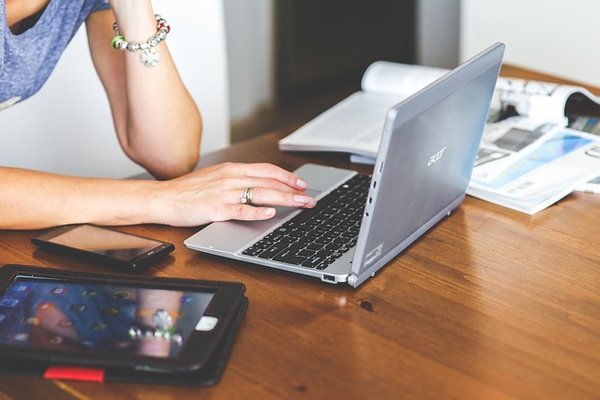 Ordinateur acer travelmate : pour les professionnels en déplacement